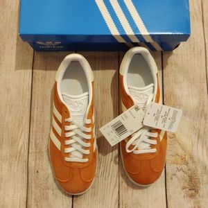 Adidas Originals women Gazzelle Size 6 CG6067